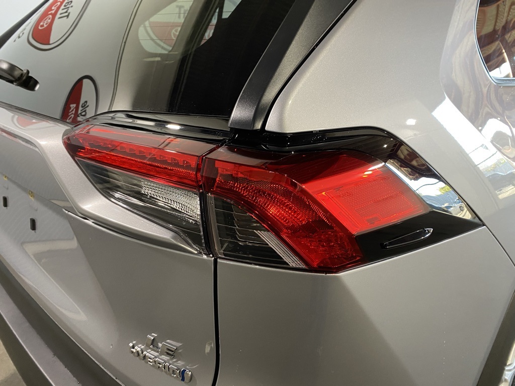 Thumbnail: 2025 Toyota RAV4 - 16