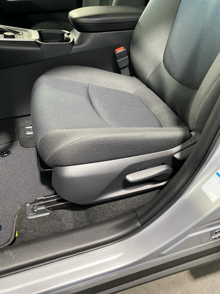 Thumbnail: 2025 Toyota RAV4 - 30