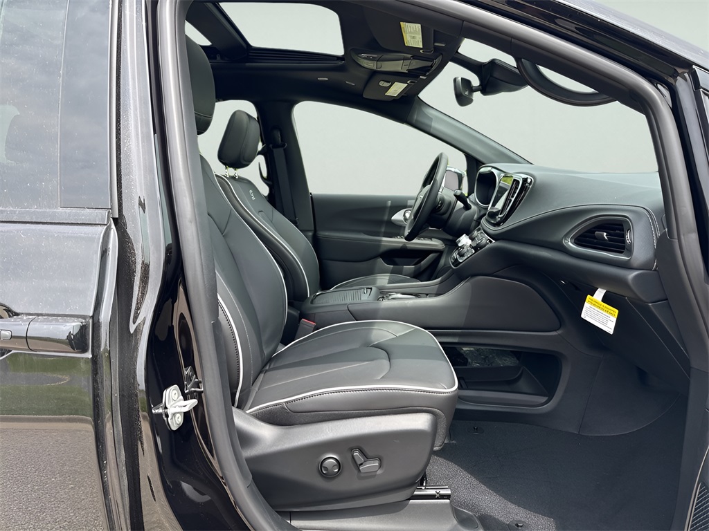 2025 Chrysler Pacifica