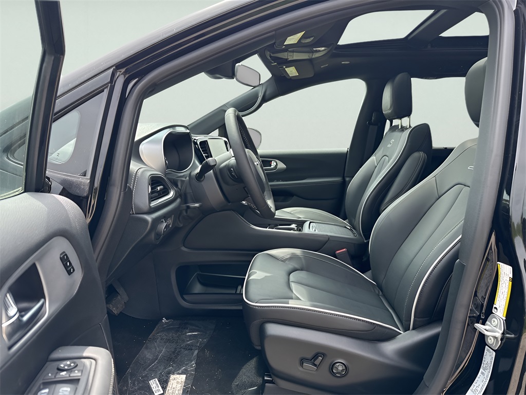 2025 Chrysler Pacifica