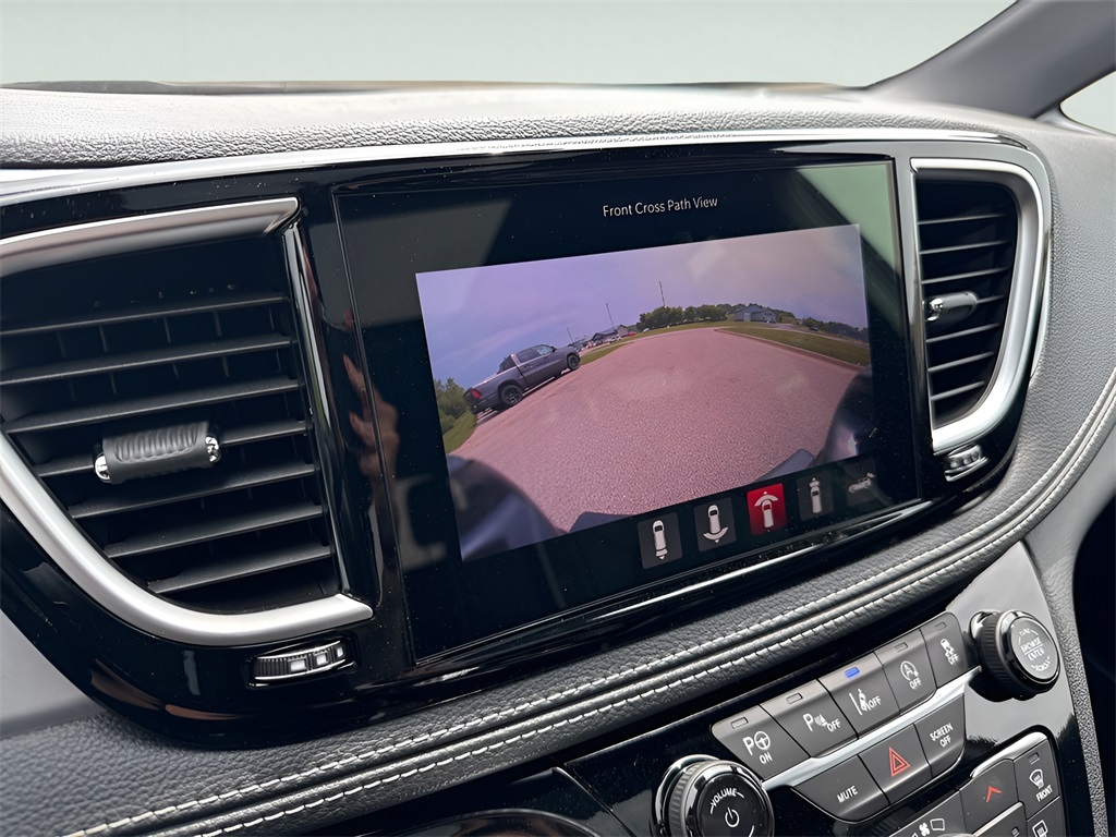 2025 Chrysler Pacifica