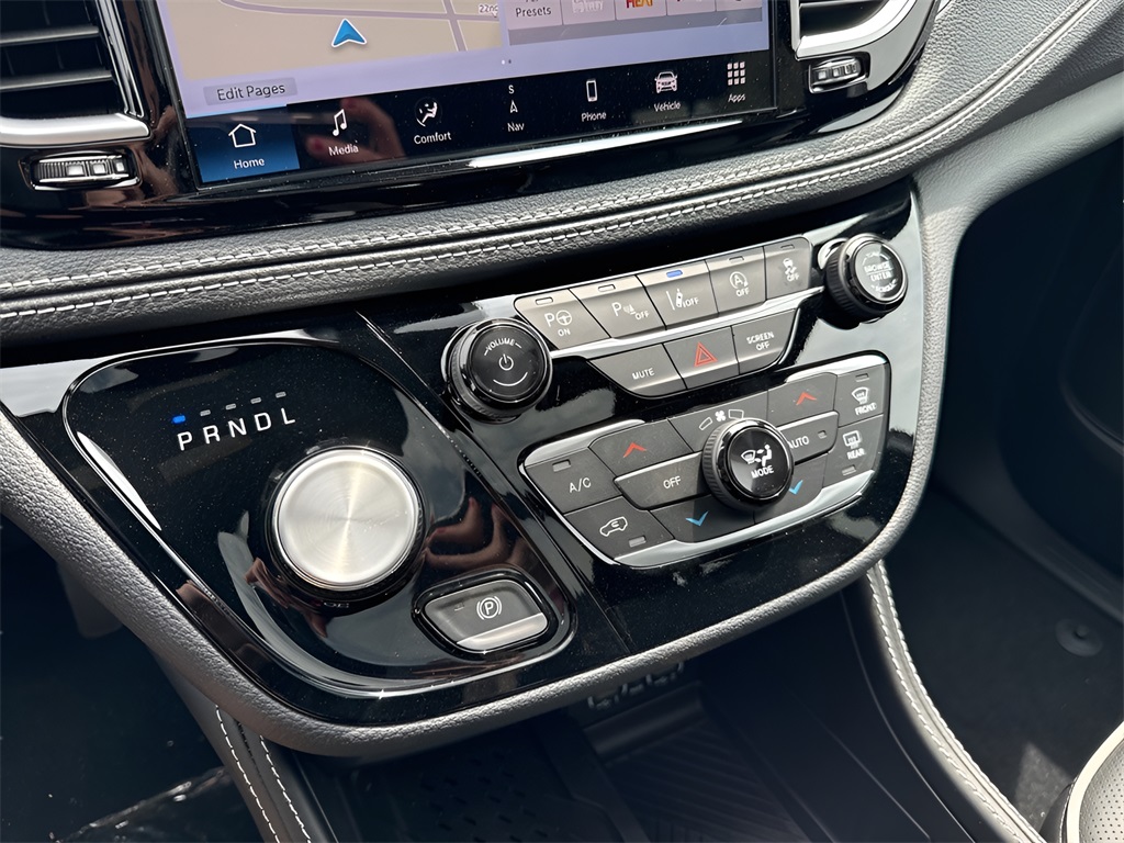 2025 Chrysler Pacifica