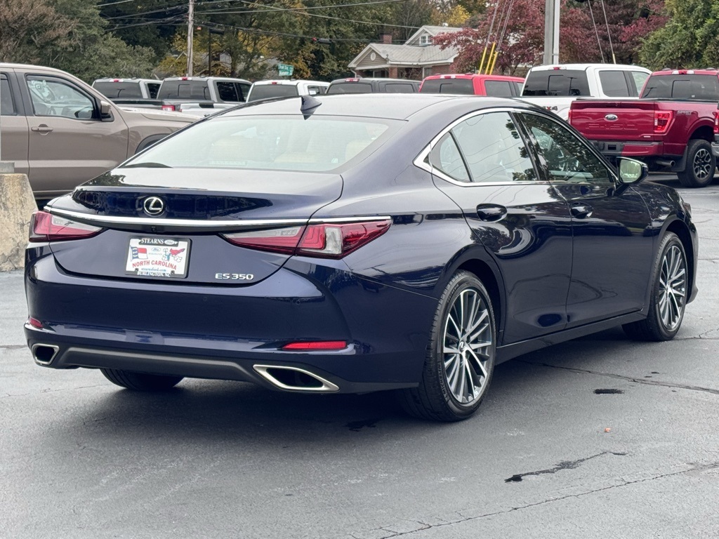 LexusES16