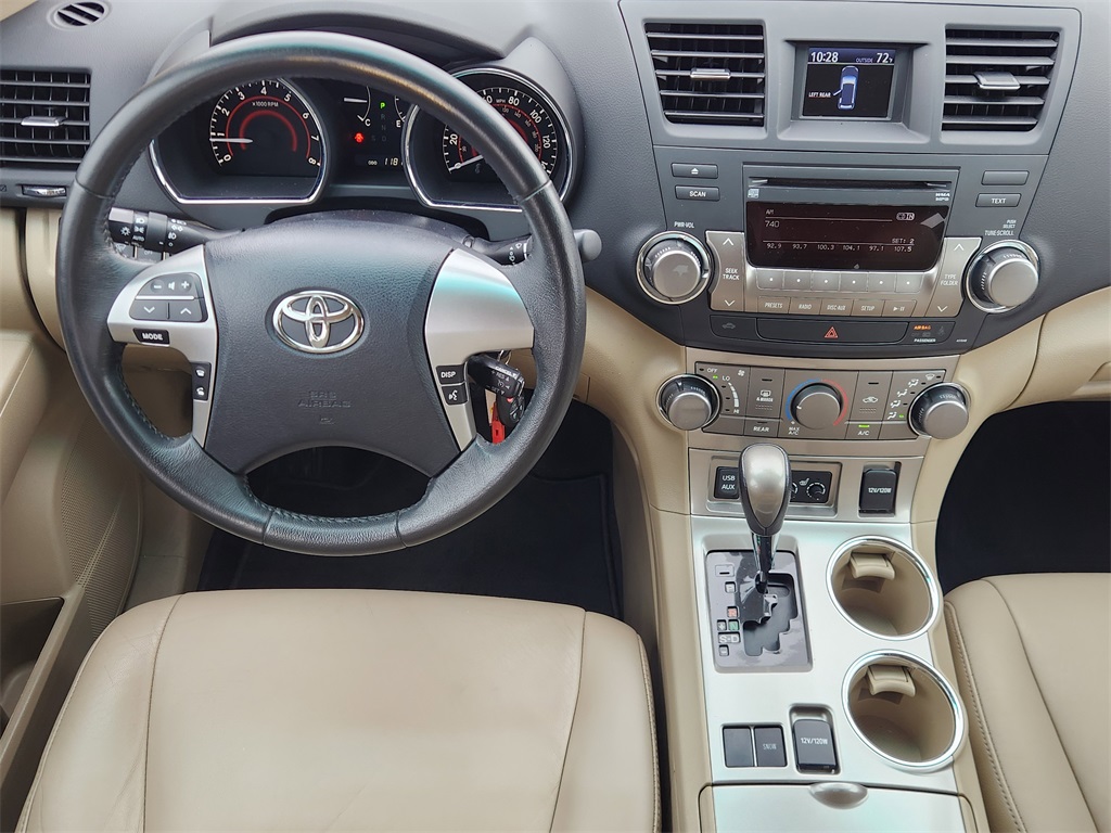 2011 Toyota Highlander SE White at Emmons Autoplex