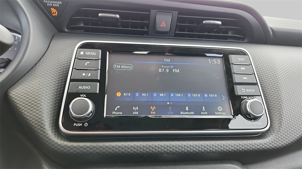 2025 Nissan Kicks Play