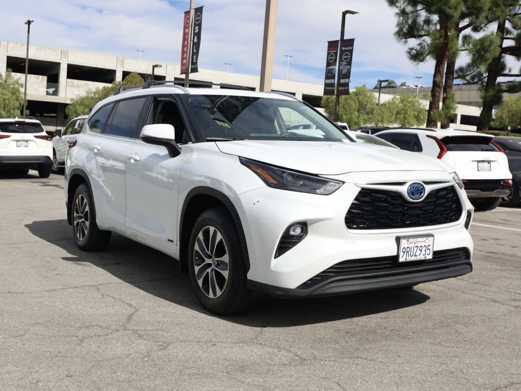 2024 Toyota Highlander Hybrid XLE