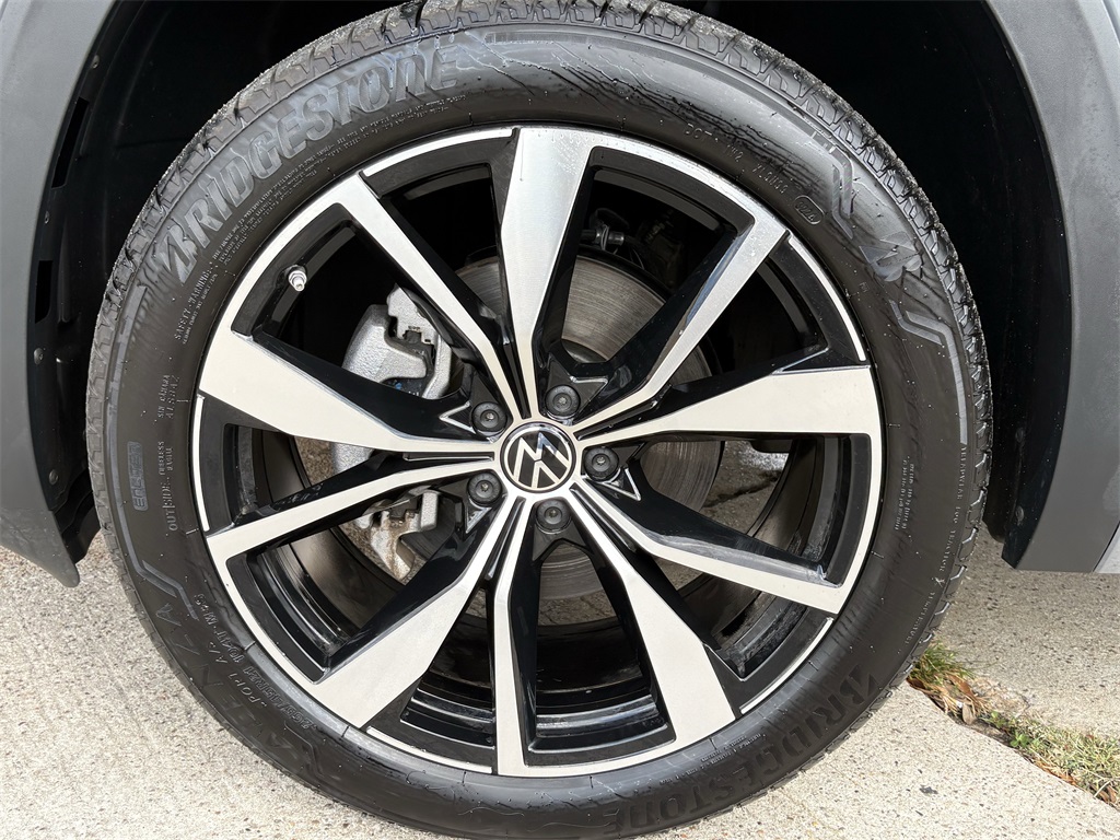 2025 Volkswagen Atlas 2.0T SEL Premium R-Line Gray at DeMontrond Auto Country