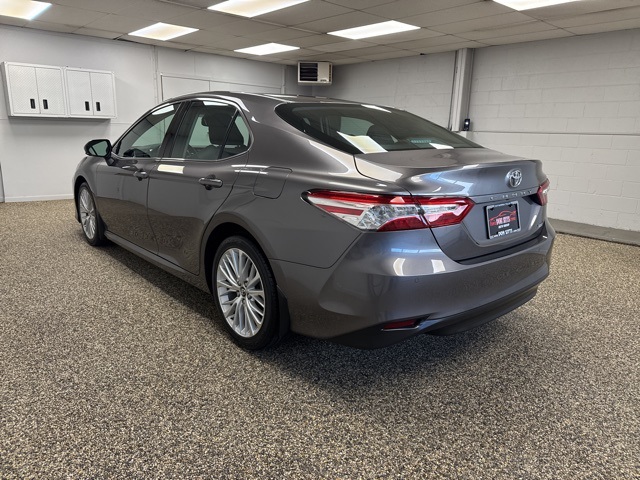 2018 Toyota Camry XLE photo 4
