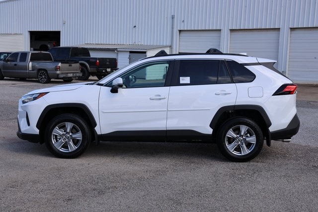 2025 Toyota RAV4 XLE - 4