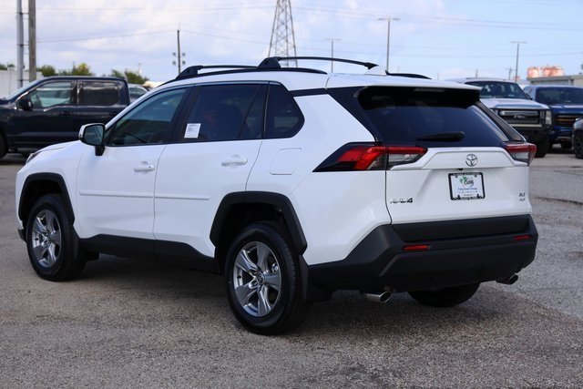 2025 Toyota RAV4 XLE - 5