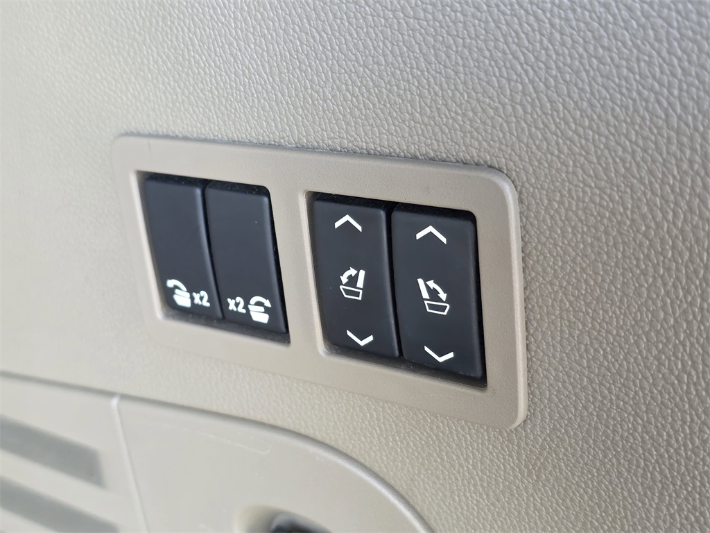 2019 GMC Yukon SLT White at Classic Elite Chevrolet Sugar Land