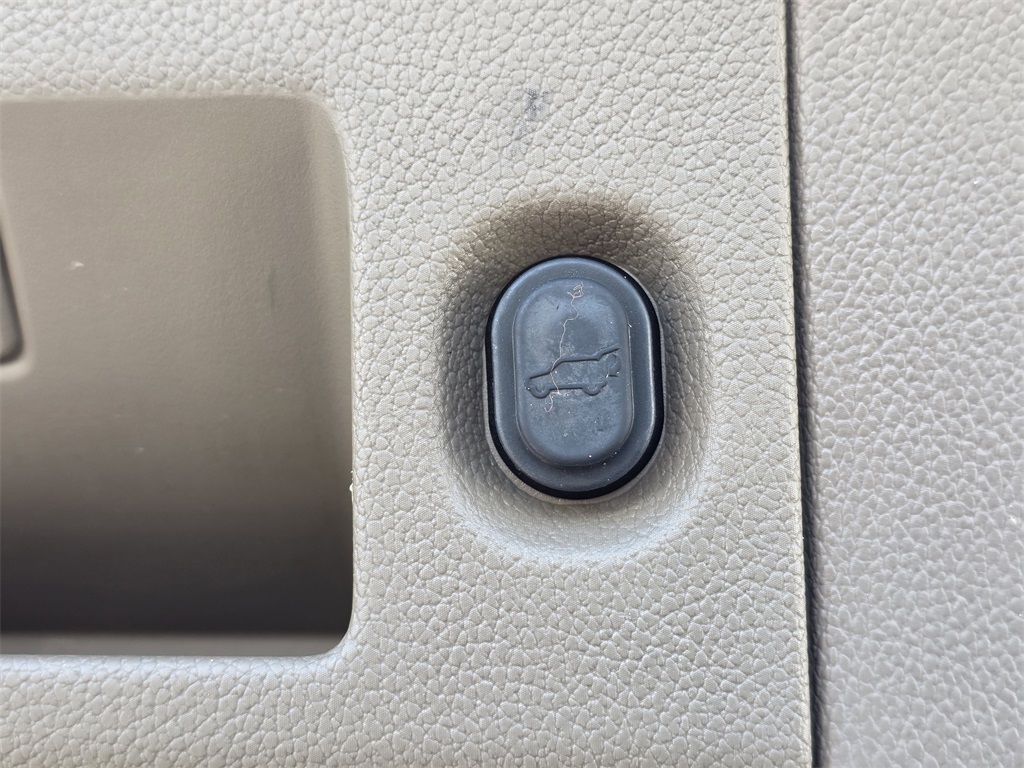 2019 GMC Yukon SLT White at Classic Elite Chevrolet Sugar Land