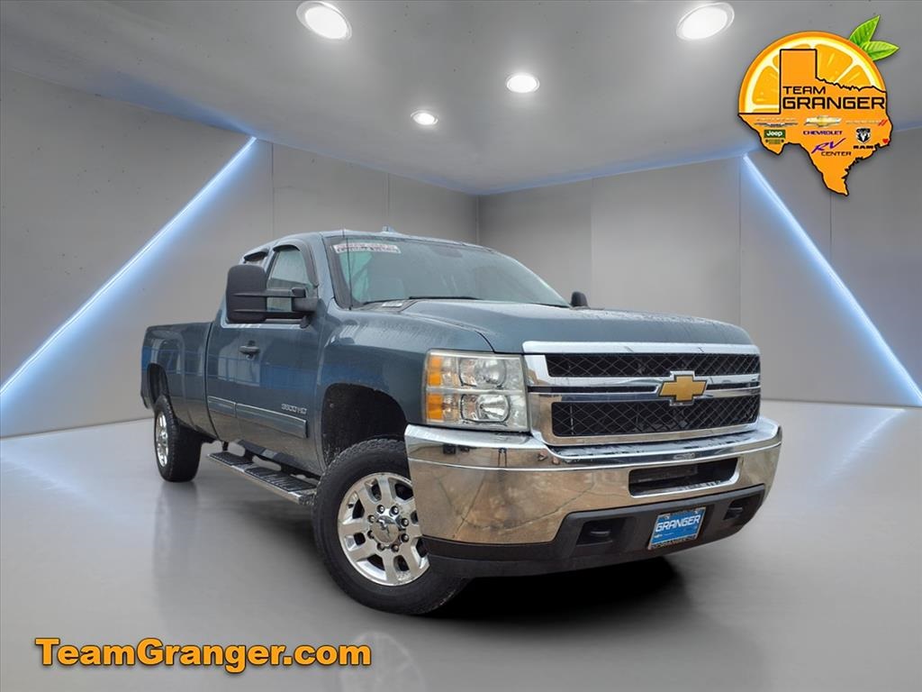 2011 Chevrolet Silverado 3500HD LT's photo