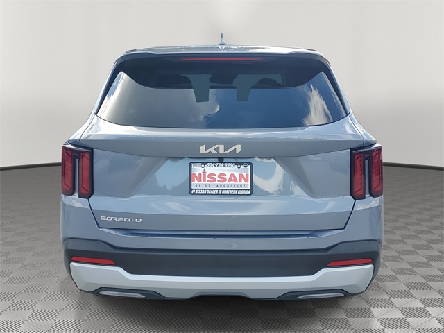 2025 Kia Sorento LX photo 3