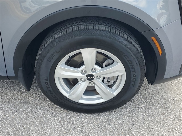 2025 Kia Sorento LX photo 7