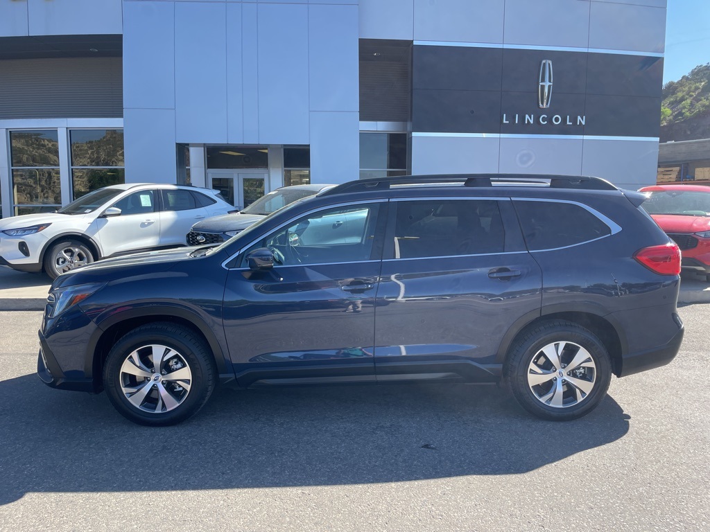2024 Subaru Ascent Premium photo 3