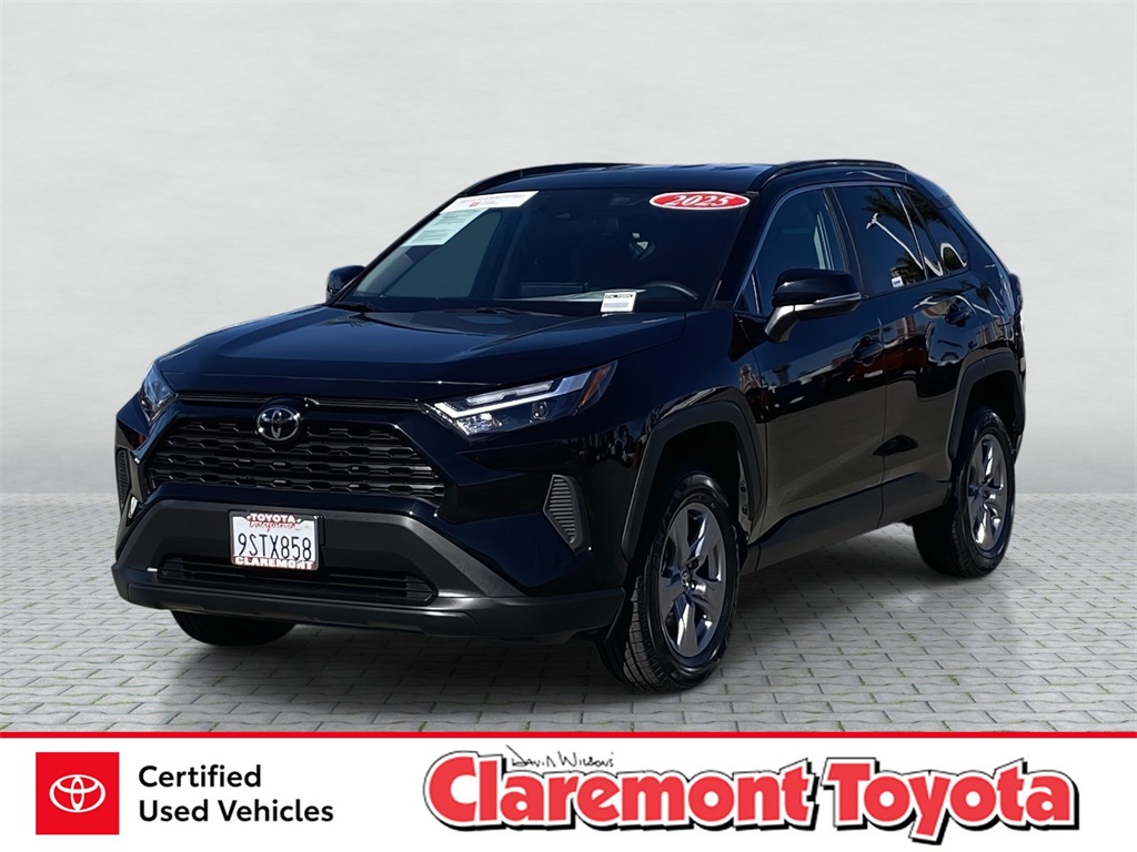 2025 Toyota RAV4 XLE FWD