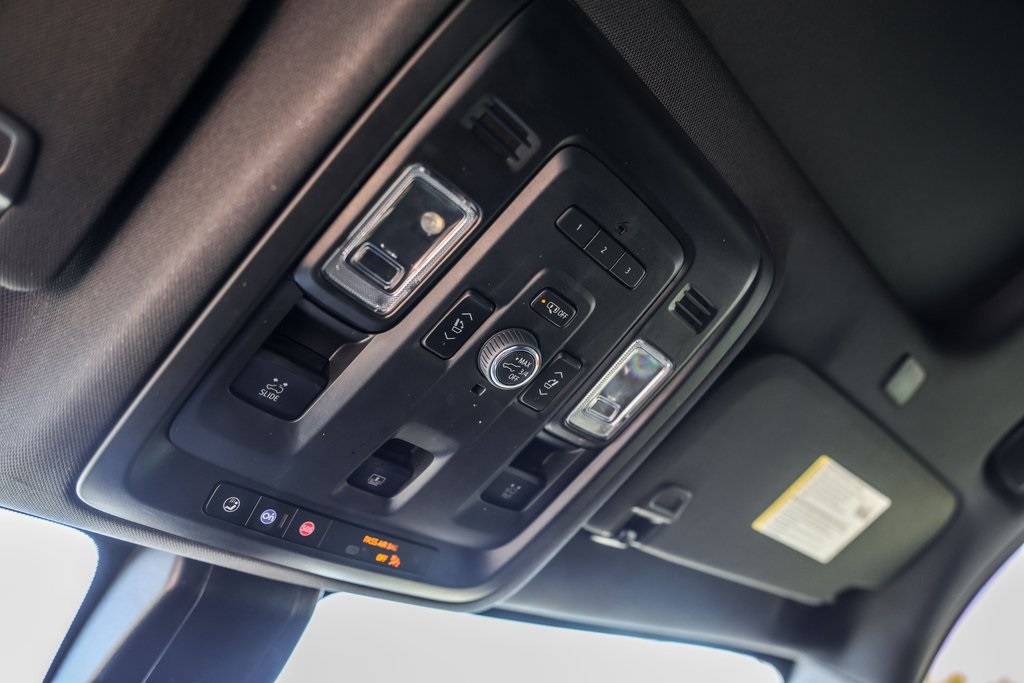 Used Car 2022 Chevrolet Suburban  Z71 For Sale Under $60,000 In Austin, Texas