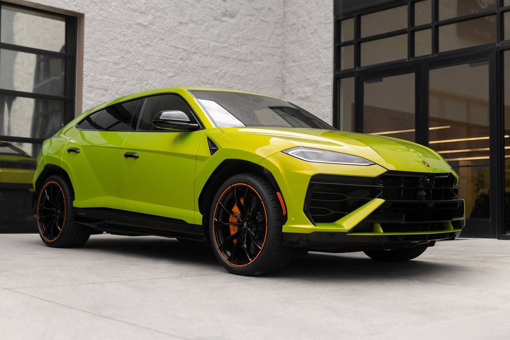 2025 Lamborghini Urus SE's photo