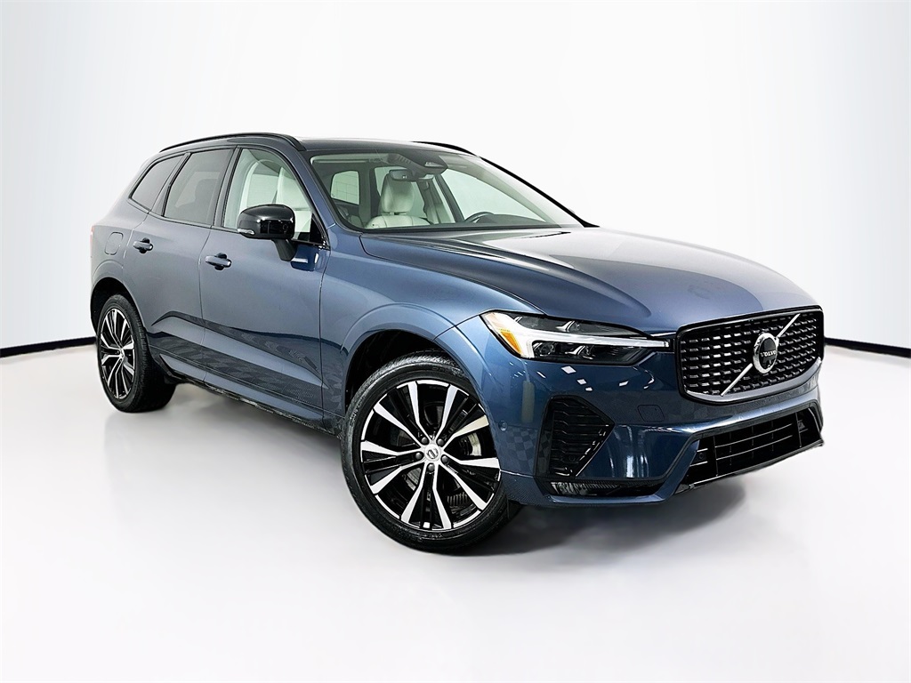 2024 Volvo XC60 B5 Plus Dark Theme