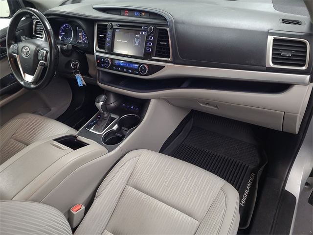 2018 – Toyota – Highlander