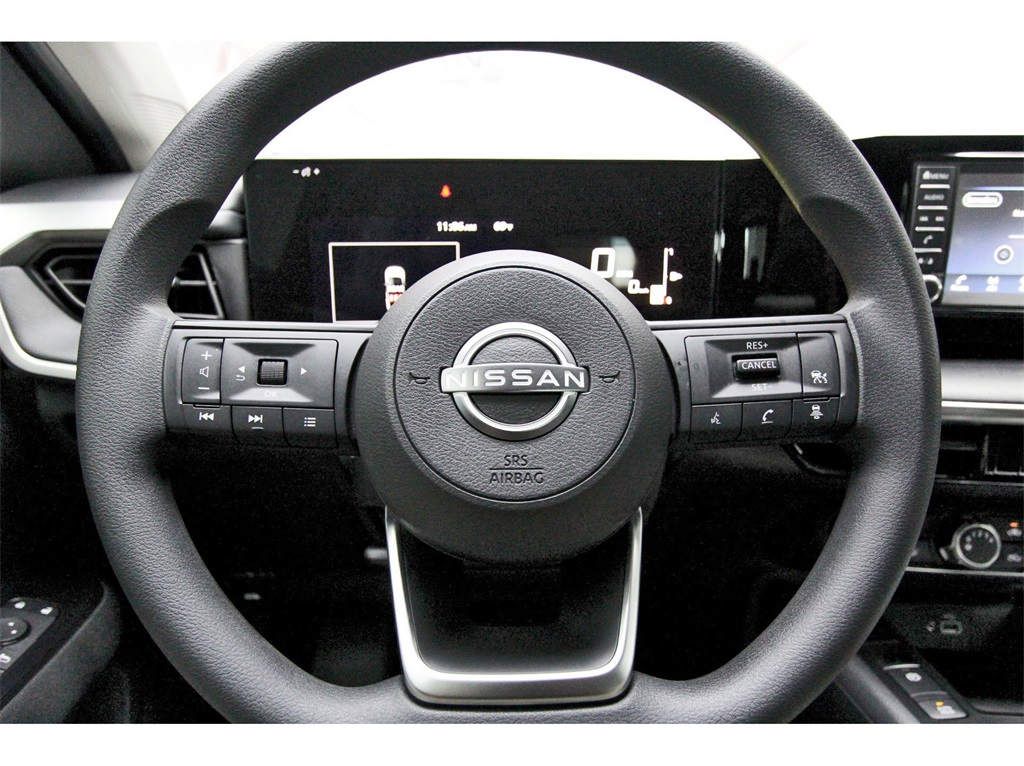 2025 Nissan Kicks S - 10