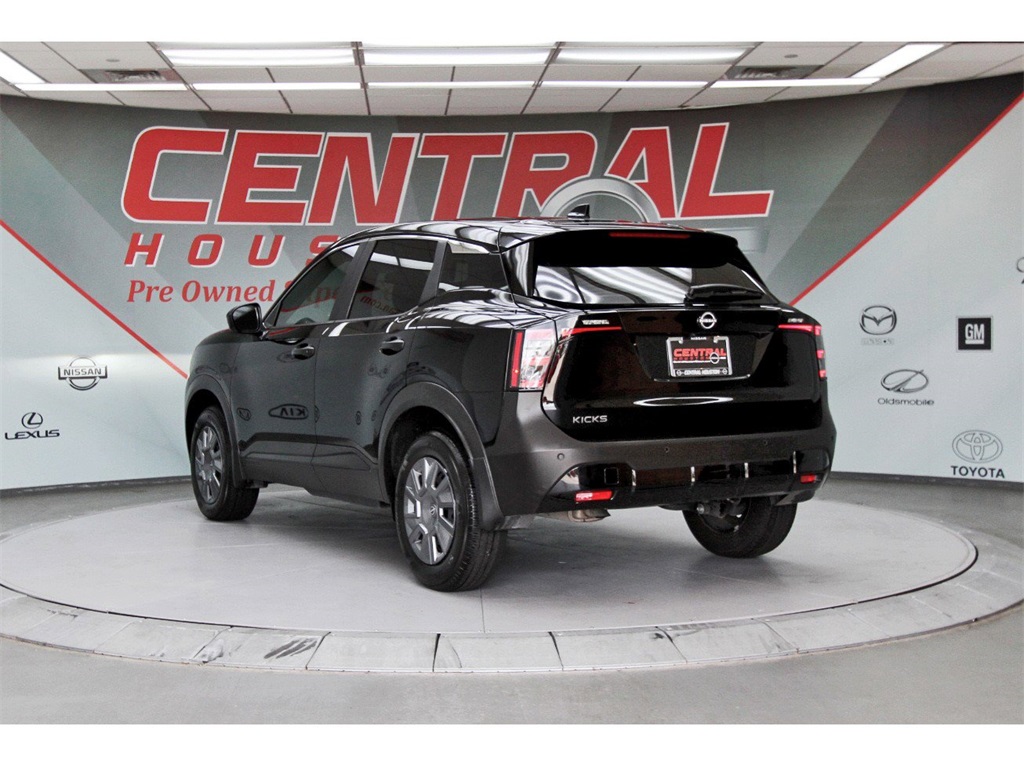 2025 Nissan Kicks S - 3