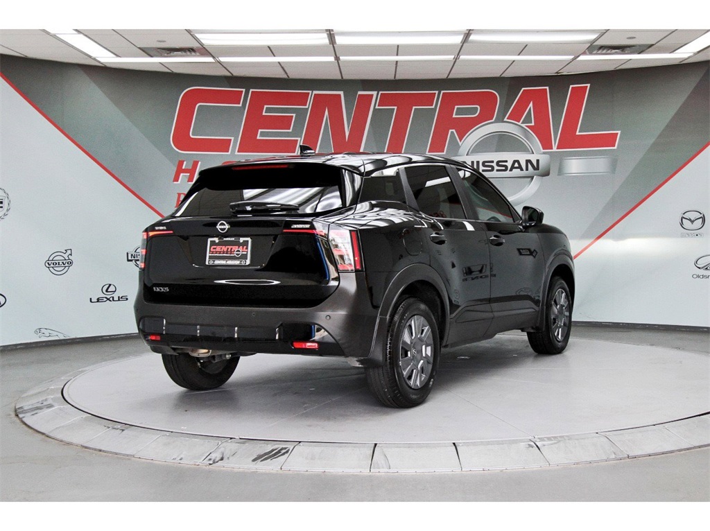 2025 Nissan Kicks S - 4