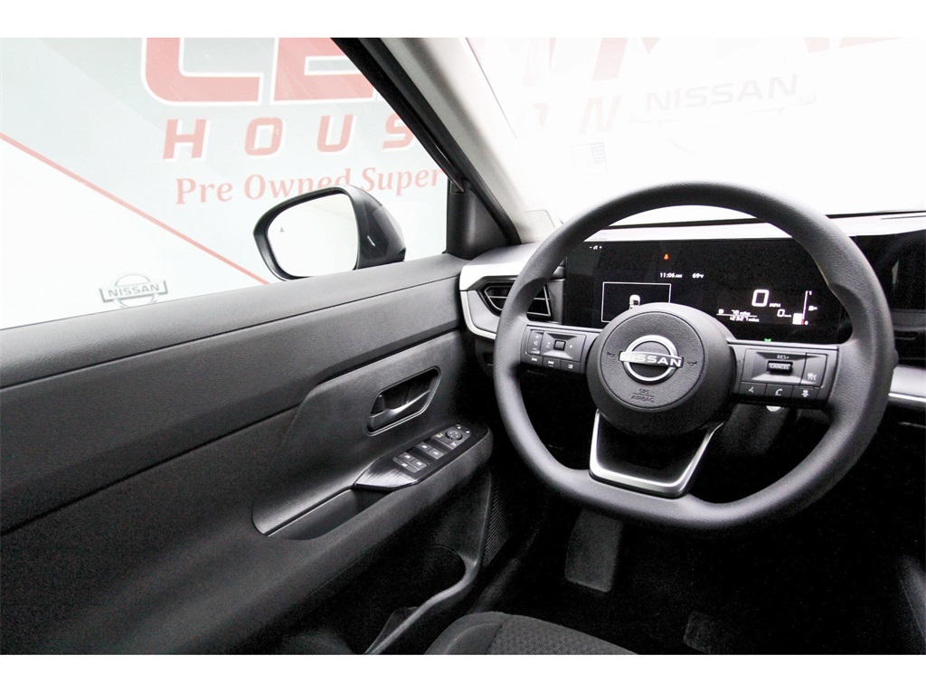 2025 Nissan Kicks S - 5