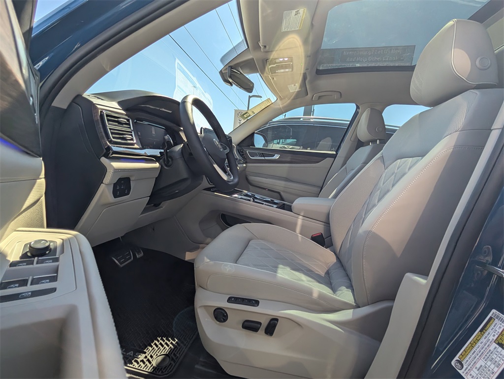 2025 Volkswagen Atlas 2.0T SEL Premium R-Line - 11