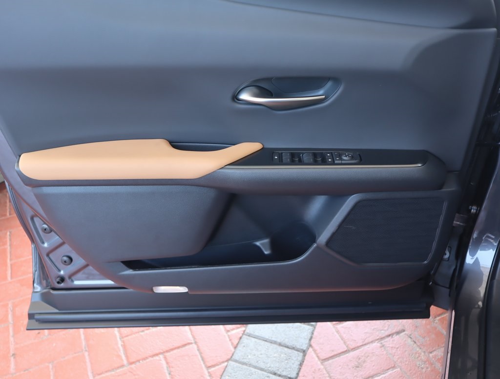 Thumbnail: 2025 Lexus UX - 29