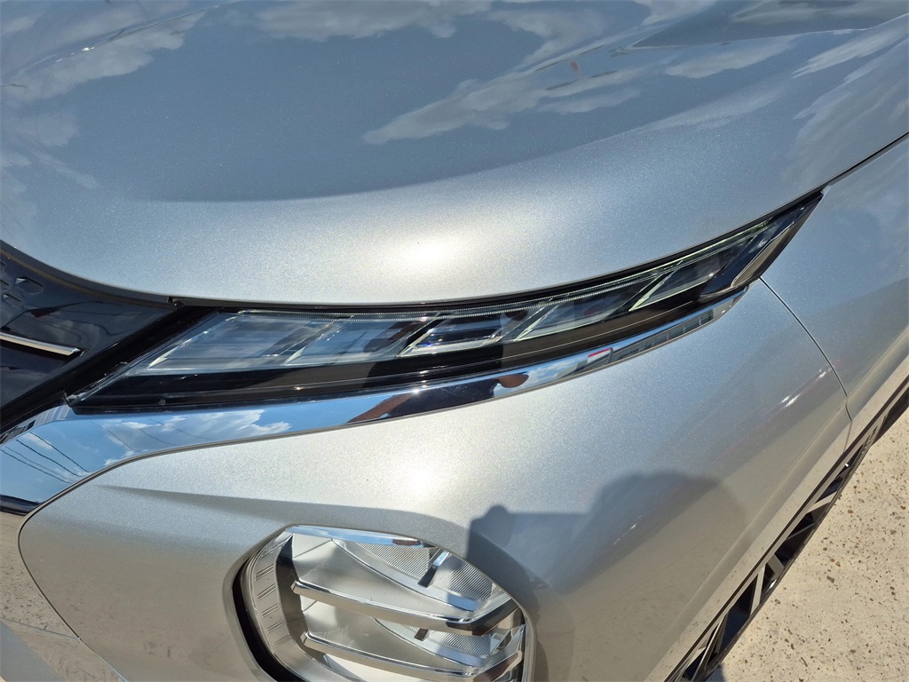 2023 Mitsubishi Outlander SE Silver at Bayshore Chrysler Jeep Dodge Ram