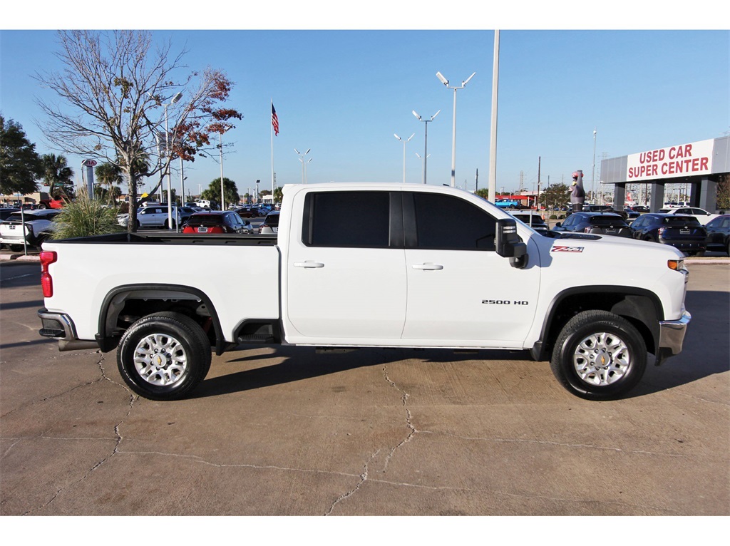 2023 Chevrolet Silverado 2500HD LT - 4