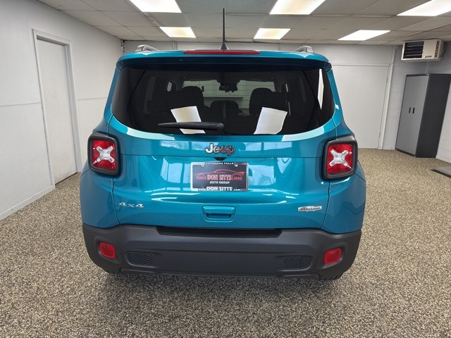 2022 Jeep Renegade Latitude photo 3
