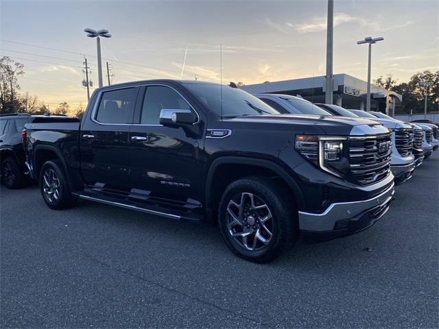 2022 GMC Sierra 1500 SLT Crew Cab 4WD
