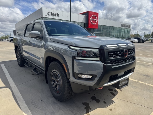 2026 Nissan Frontier PRO-X's photo