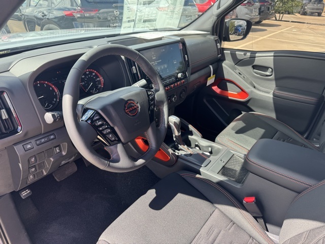 2026 Nissan Frontier PRO-X photo 2