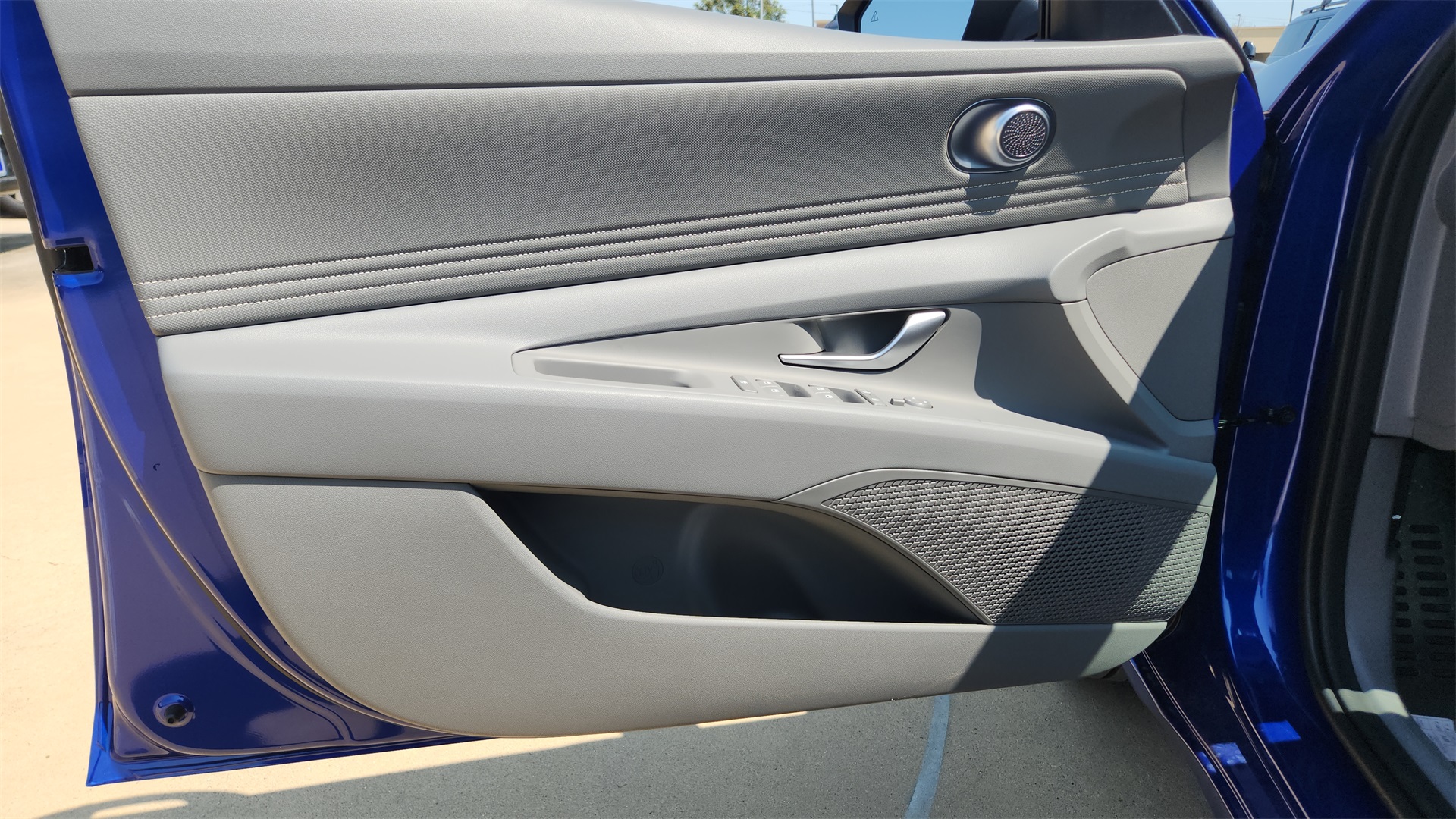 2025 Hyundai Elantra SEL Sport photo 15