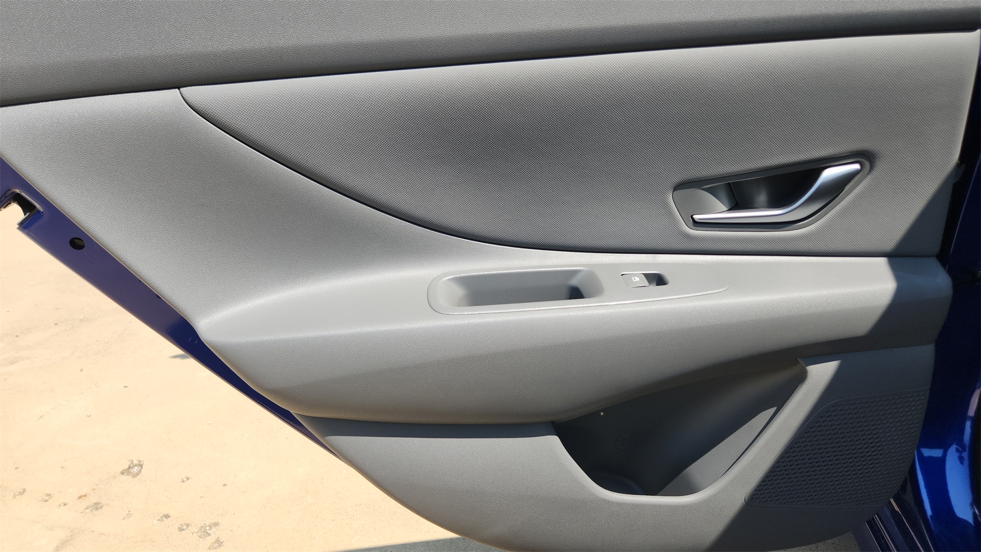 2025 Hyundai Elantra SEL Sport photo 17