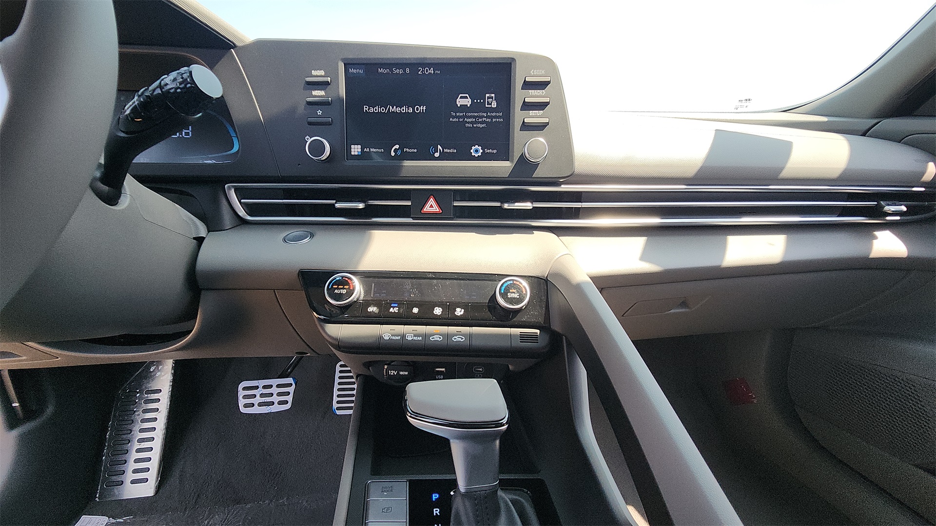 2025 Hyundai Elantra SEL Sport photo 18