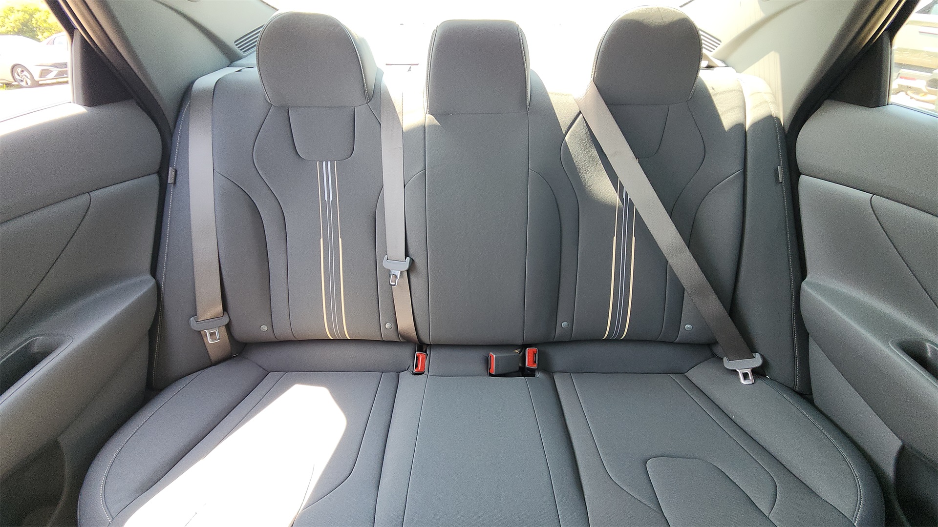 2025 Hyundai Elantra SEL Sport photo 20
