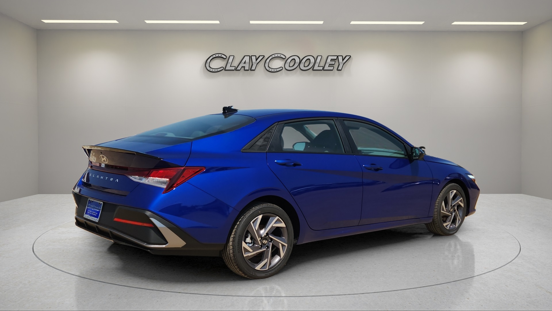 2025 Hyundai Elantra SEL Sport photo 3