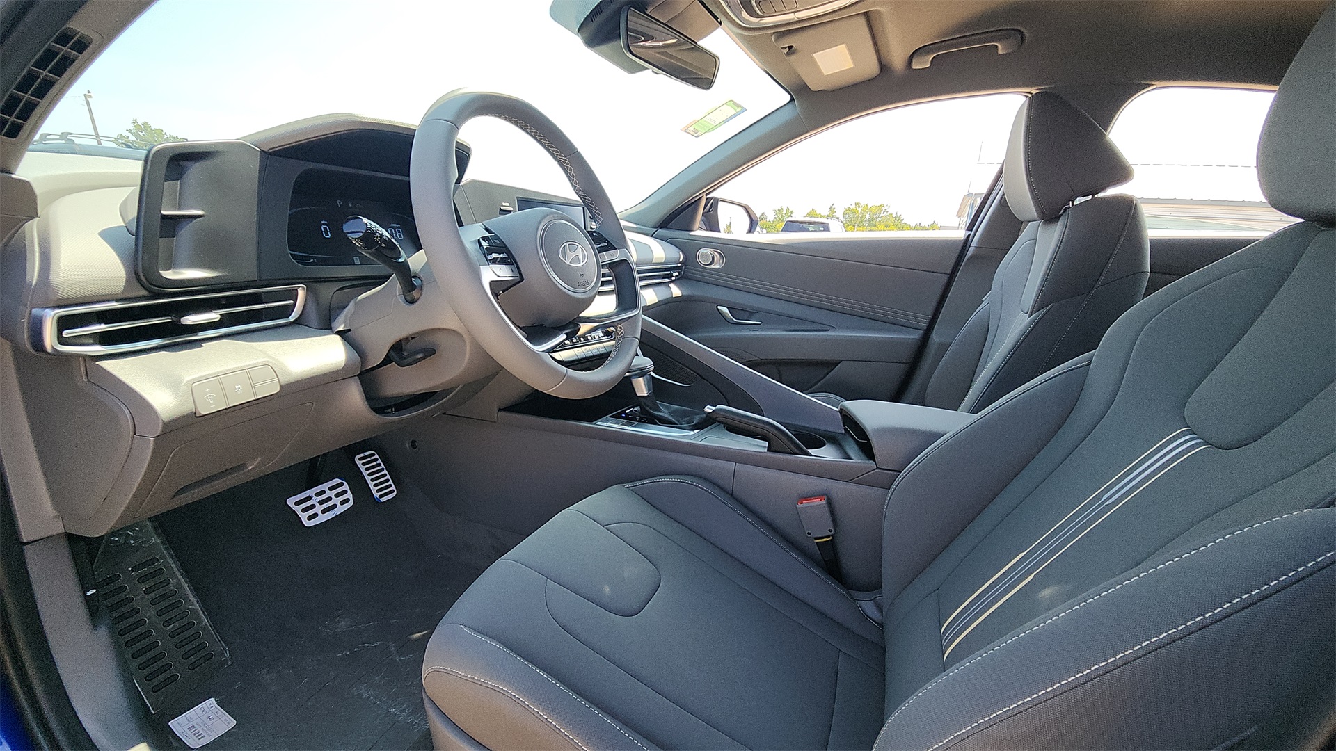 2025 Hyundai Elantra SEL Sport photo 9