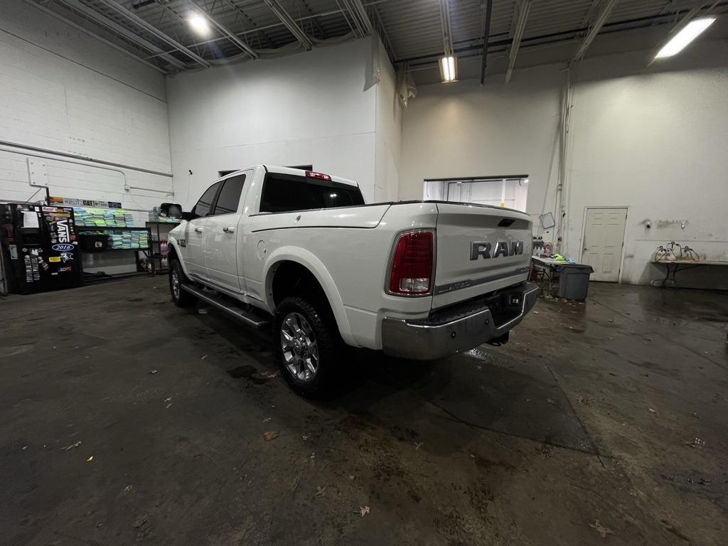 2017 Chevrolet Silverado 1500 LT photo 3