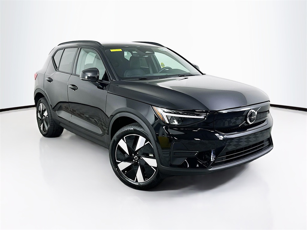 2025 Volvo EX40 Twin Motor Core