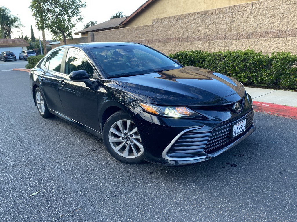 2024 Toyota Camry LE's photo