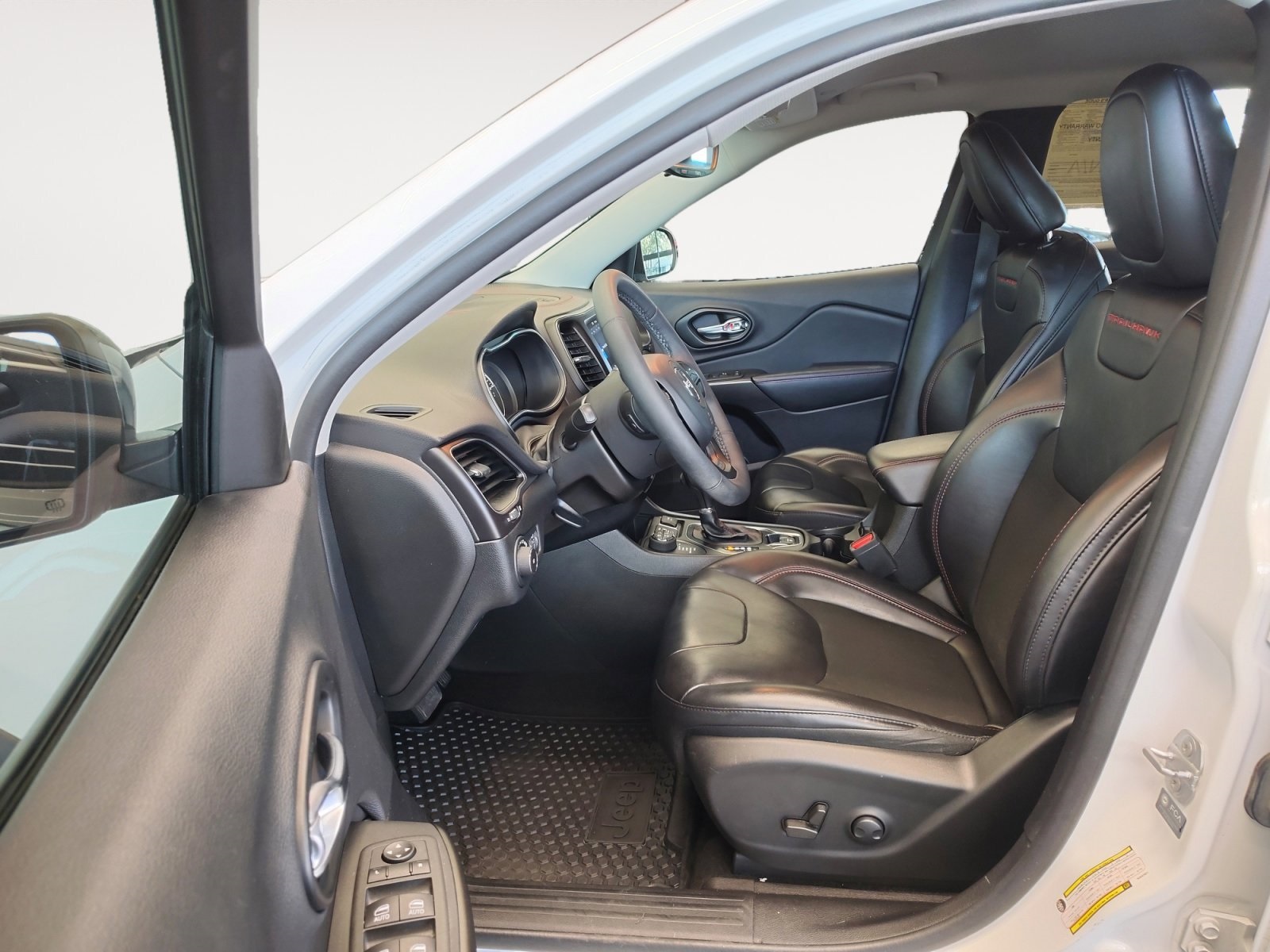 Used Car 2022 Jeep Cherokee  Trailhawk For Sale Under $25,000 In San Antonio, Texas