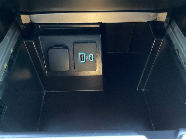 Used Car 2022 Ford Explorer  Xlt For Sale Under $25,000 In San Antonio, Texas