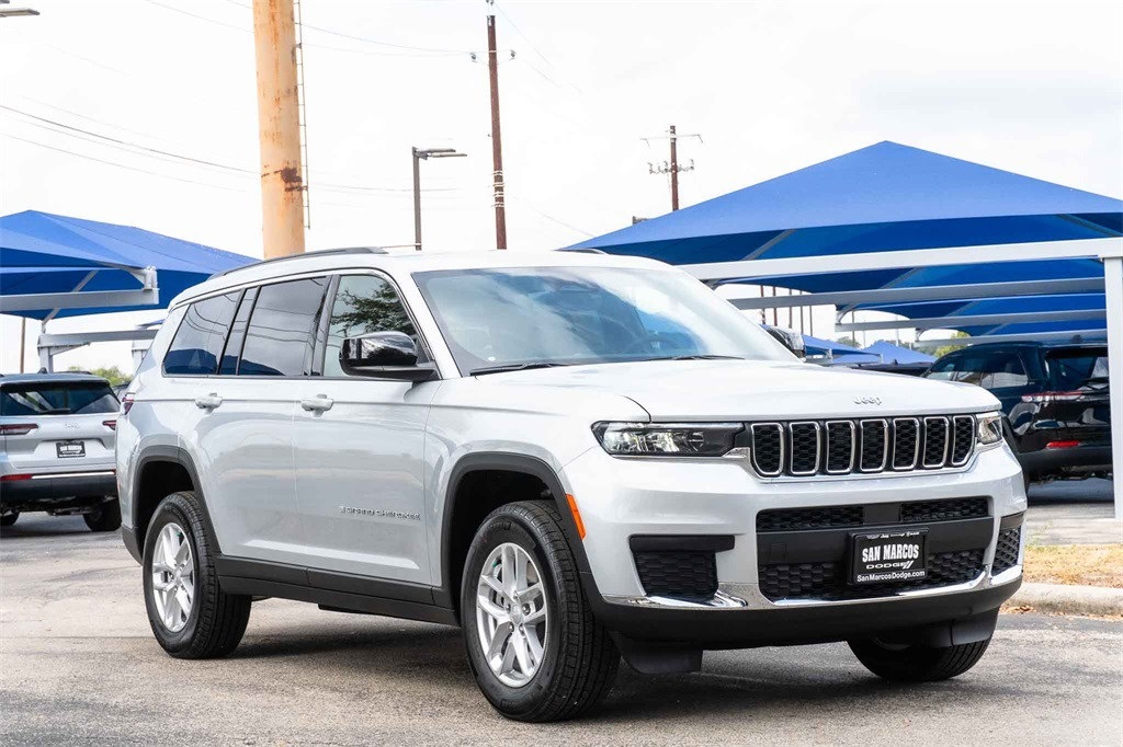 New Car 2025 Jeep Grand Cherokee L  Laredo For Sale Under $35,000 In San Marcos, Texas