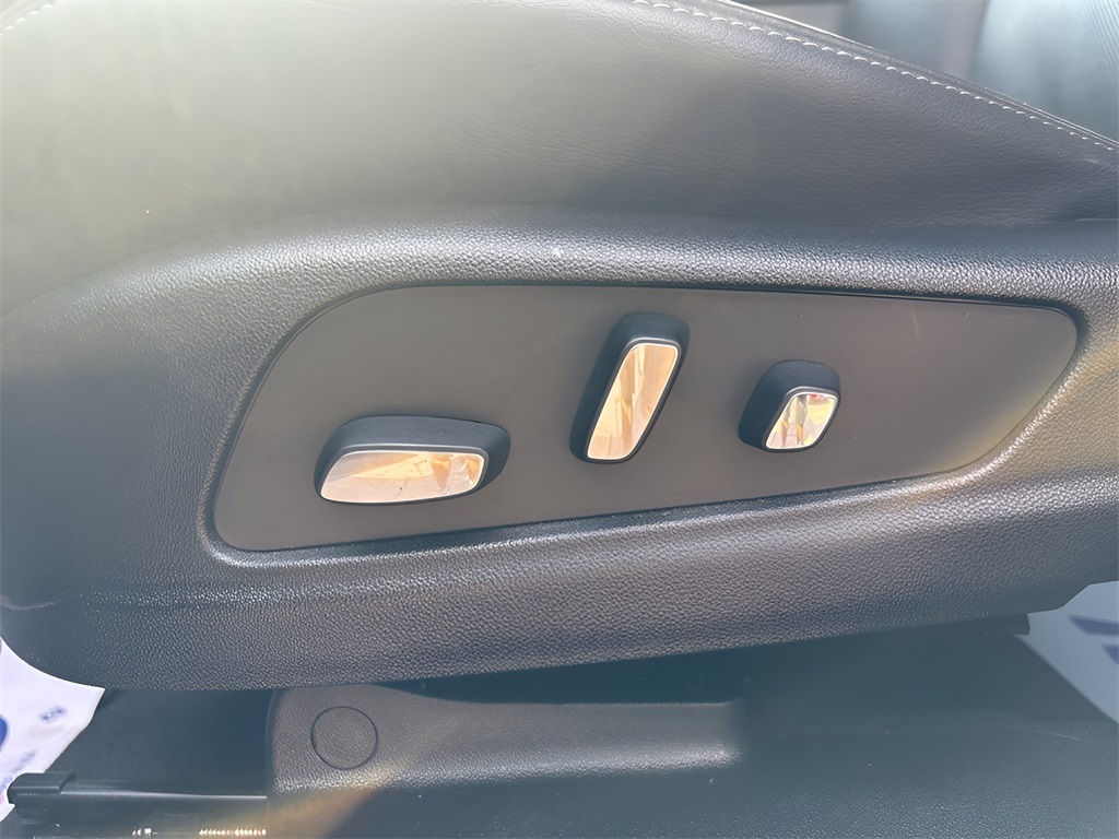 2025 Cadillac XT6